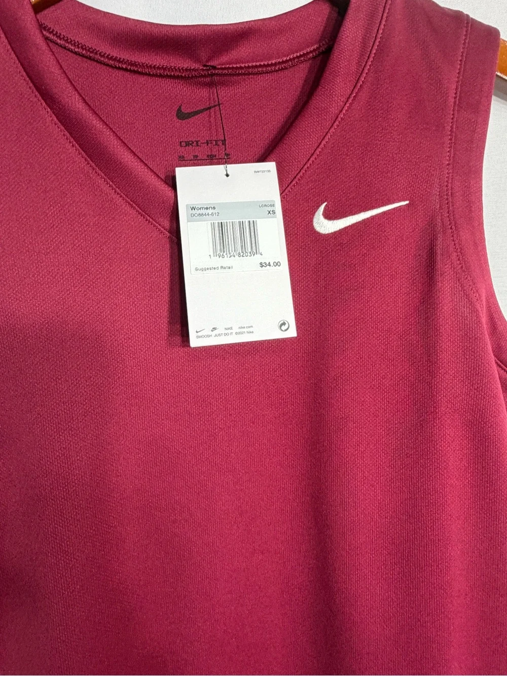 Nike Women's Burgundy Performance Sleeveless Tank size XS new w tags